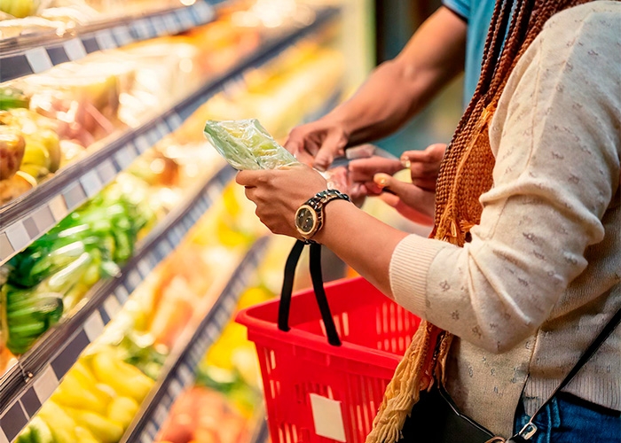 Indústria alimentícia brasileira projeta crescimento em 2025 com sustentabilidade e tecnologia