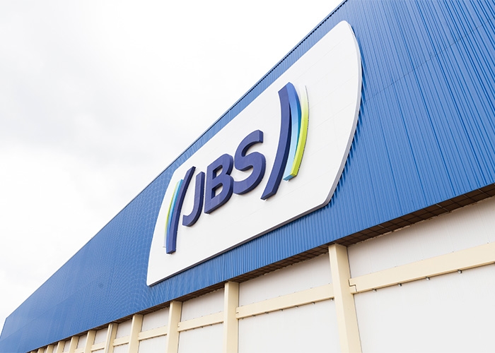 JBS conclui registro na SEC e chama assembleia para votar dupla listagem